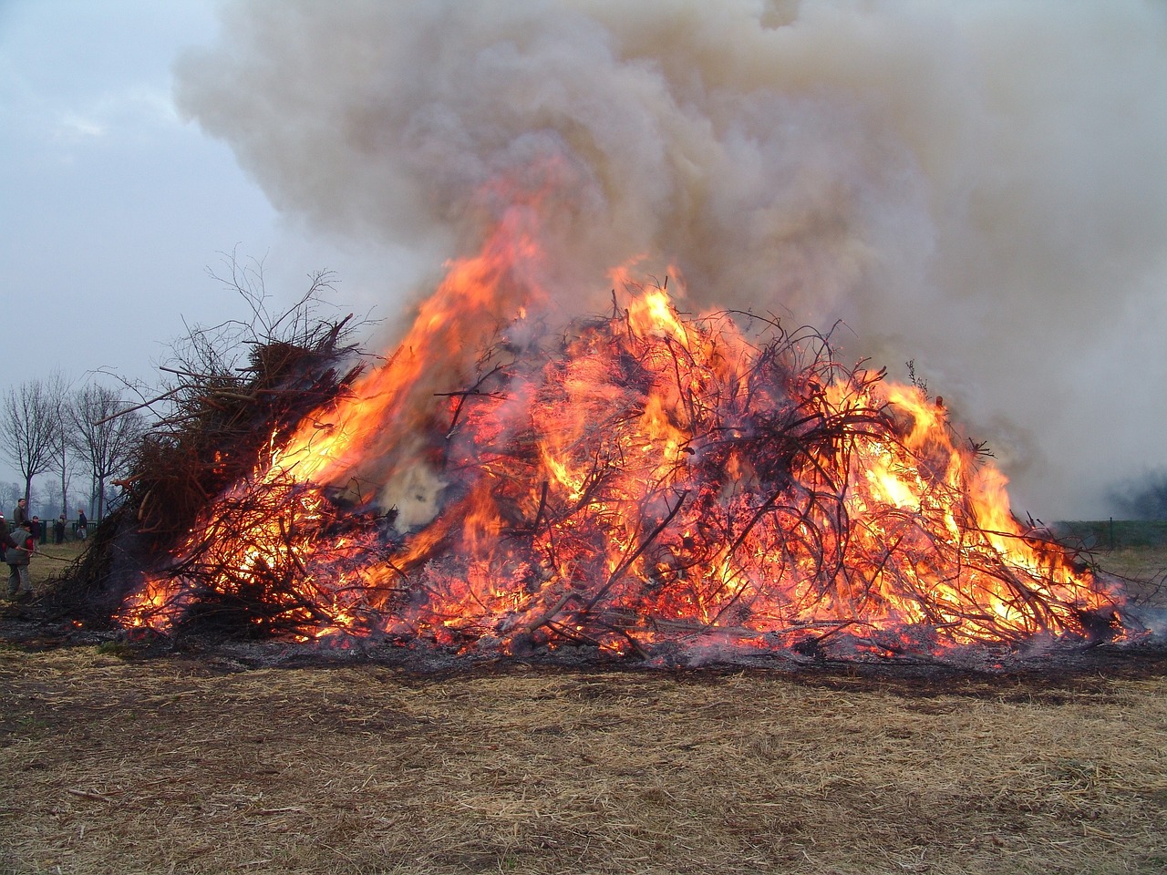 Osterfeuer Weyhe